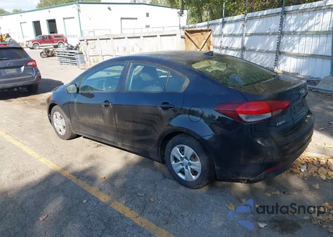 2017 Kia Forte Lx z USA, uszkodzony, nr VIN 3KPFK4A79HE143992